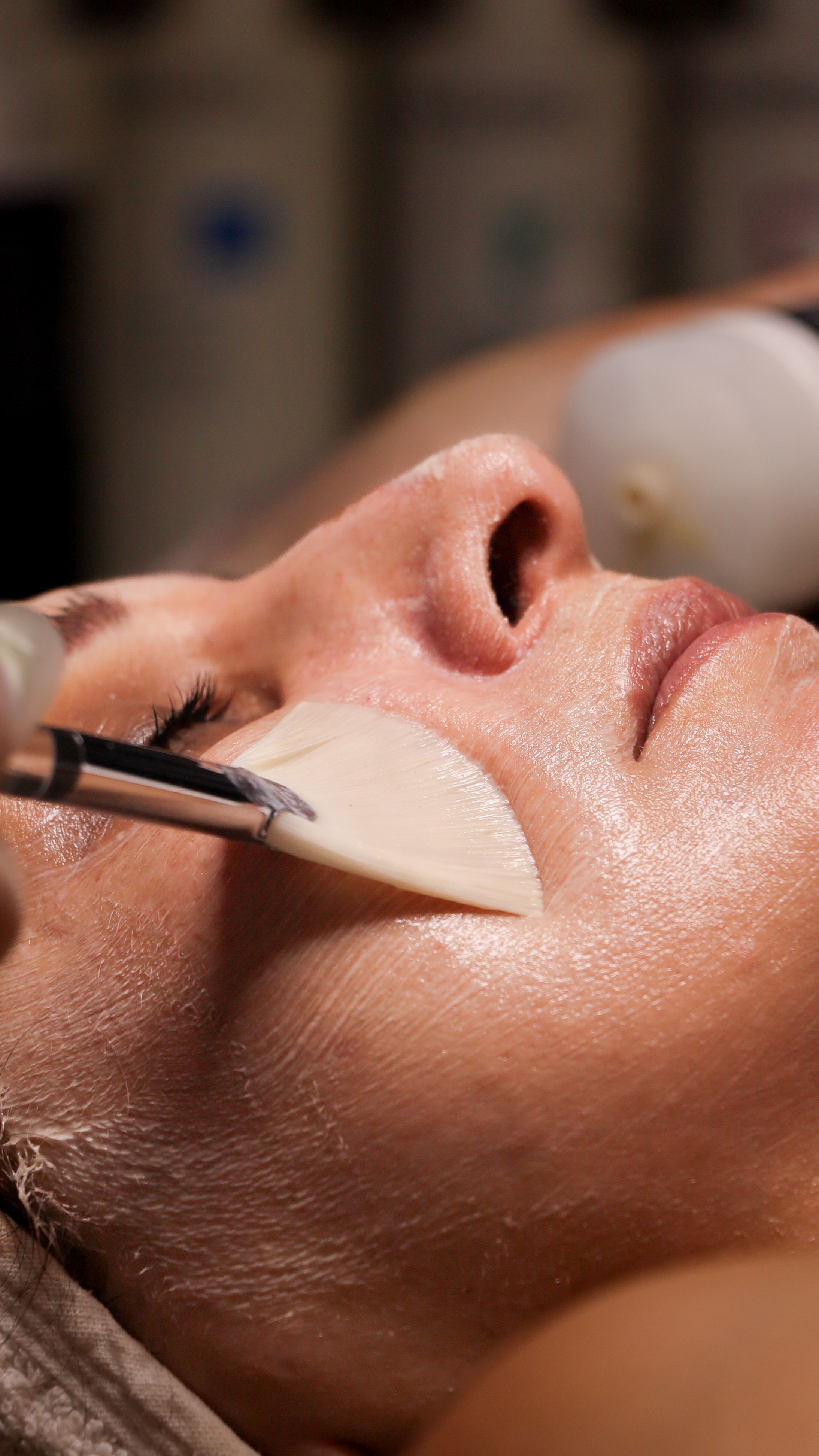 Dermaplaning treatment session